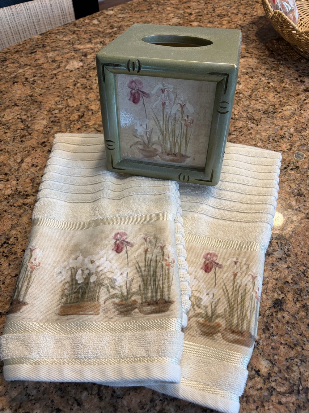 Green Floral wood Tissue Box Cover with Beige Floral Hand Towels